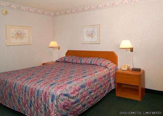 Lodge Econo *